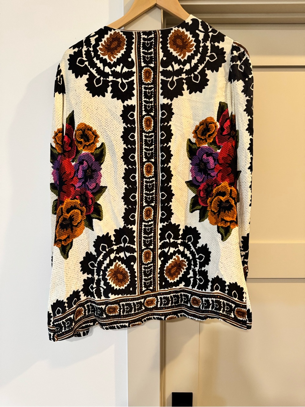 Farm Rio Floral Ivory and Black Multi Open-Front Cardigan - Picture 2 of 9
